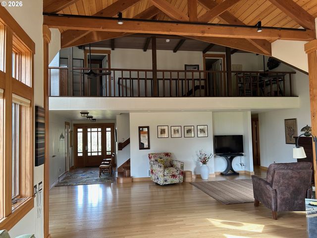 29821 JEANS Rd, Veneta, OR 97487