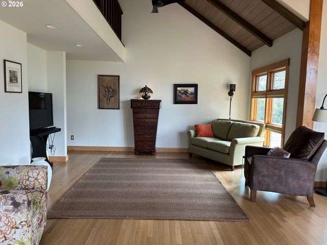 29821 JEANS Rd, Veneta, OR 97487