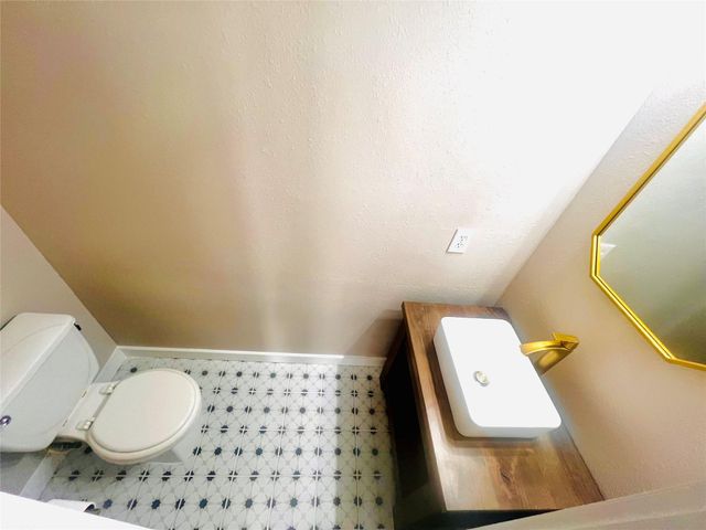 15 Wineberry Place, The Woodlands, TX 77382