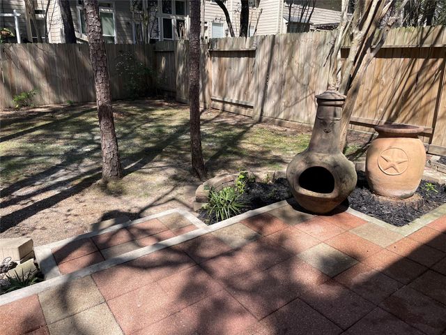 15 Wineberry Place, The Woodlands, TX 77382