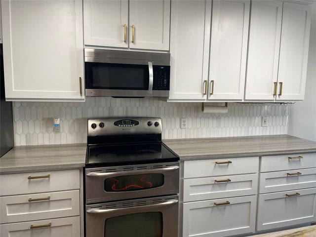 15 Wineberry Place, The Woodlands, TX 77382