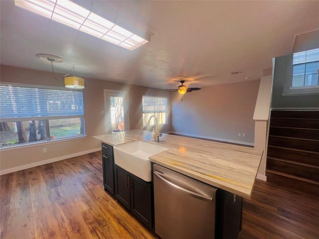 15 Wineberry Place, The Woodlands, TX 77382