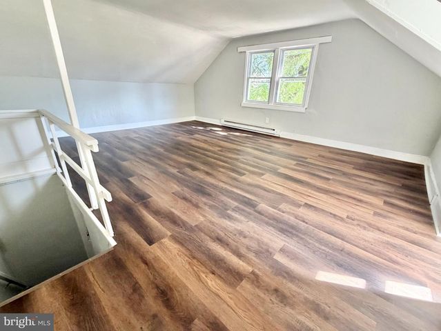 321 YORK ST, Burlington, NJ 08016