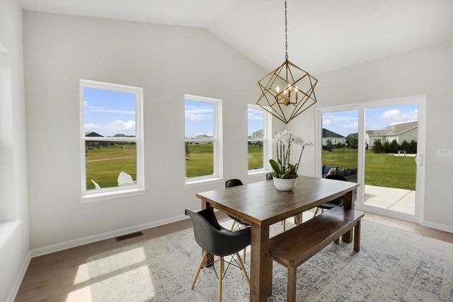 2846 Kegonsa DRIVE, Oconomowoc, WI 53066