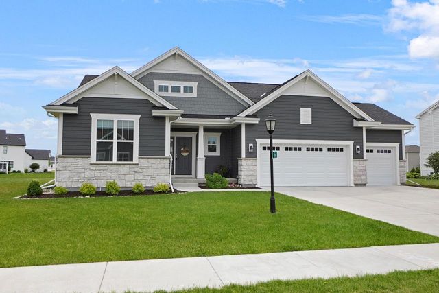 2846 Kegonsa DRIVE, Oconomowoc, WI 53066