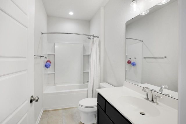 2846 Kegonsa DRIVE, Oconomowoc, WI 53066
