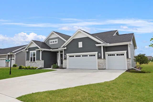 2846 Kegonsa DRIVE, Oconomowoc, WI 53066
