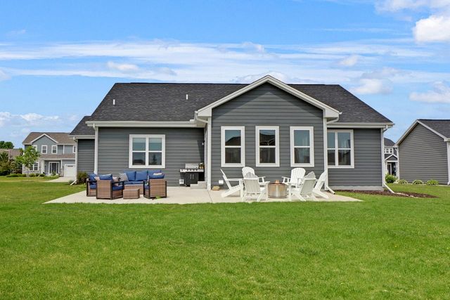 2846 Kegonsa DRIVE, Oconomowoc, WI 53066