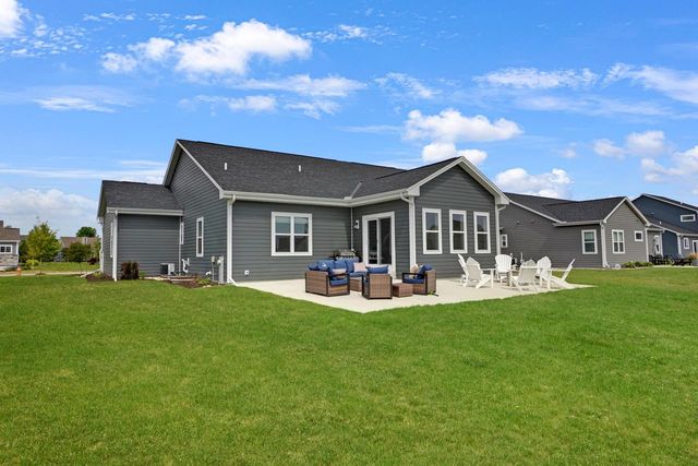 2846 Kegonsa DRIVE, Oconomowoc, WI 53066