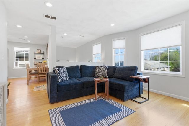 138 Horace St 3, Boston, MA 02128