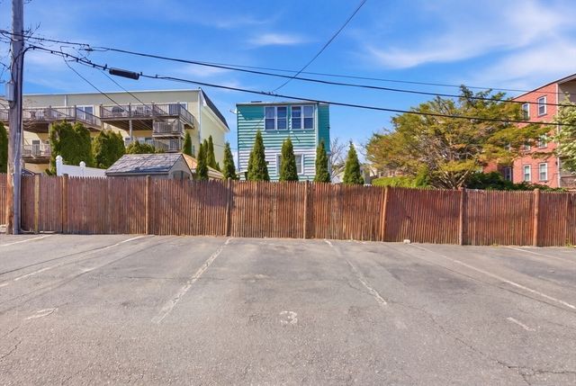 138 Horace St 3, Boston, MA 02128
