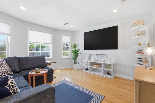 138 Horace St 3, Boston, MA 02128