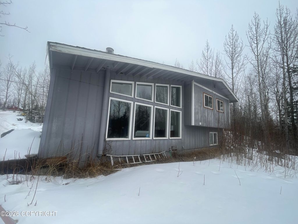 1300 E Mulchatna Drive, Wasilla, AK 99654
