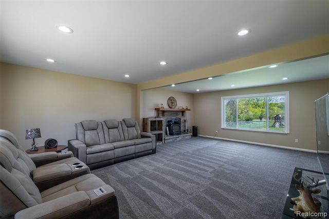 4240 Sheridan Road, Flushing, MI 48433