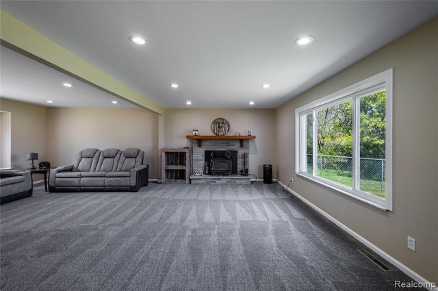 4240 Sheridan Road, Flushing, MI 48433