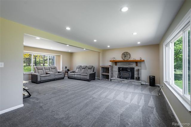 4240 Sheridan Road, Flushing, MI 48433