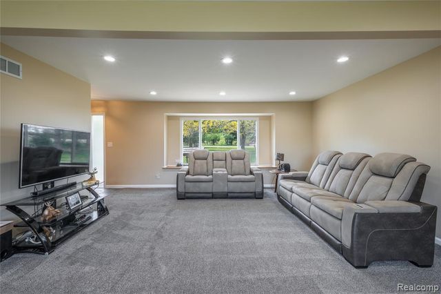 4240 Sheridan Road, Flushing, MI 48433