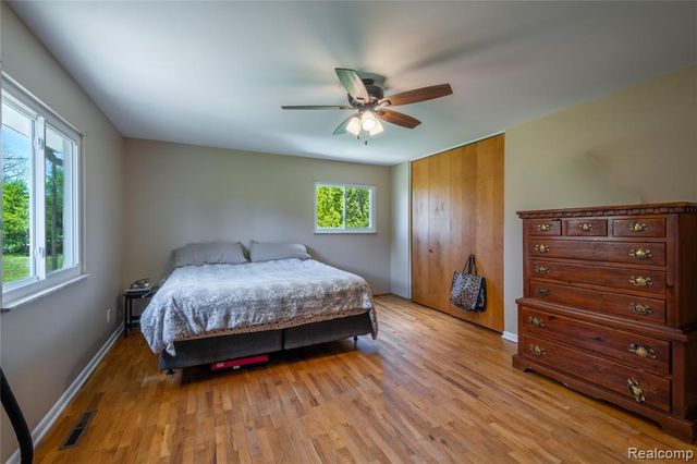 4240 Sheridan Road, Flushing, MI 48433