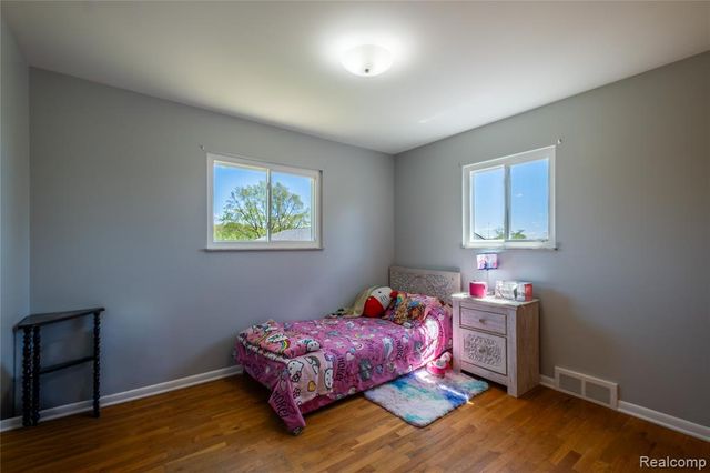 4240 Sheridan Road, Flushing, MI 48433