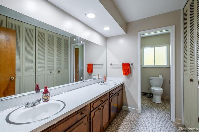 4240 Sheridan Road, Flushing, MI 48433