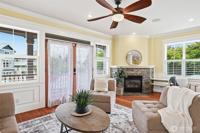 5728 Woodlawn Avenue N, Seattle, WA 98103