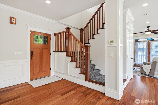 5728 Woodlawn Avenue N, Seattle, WA 98103