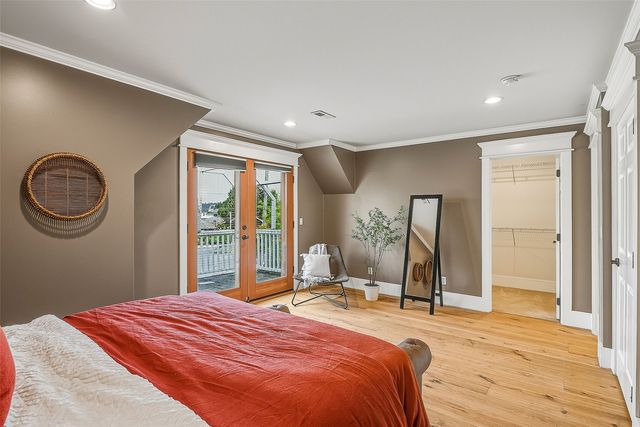 5728 Woodlawn Avenue N, Seattle, WA 98103