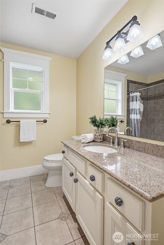 5728 Woodlawn Avenue N, Seattle, WA 98103