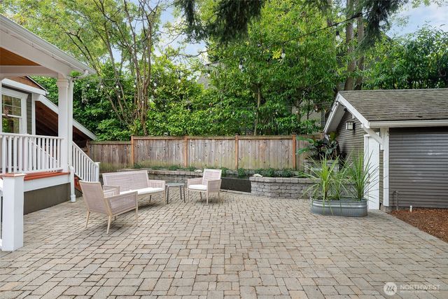 5728 Woodlawn Avenue N, Seattle, WA 98103