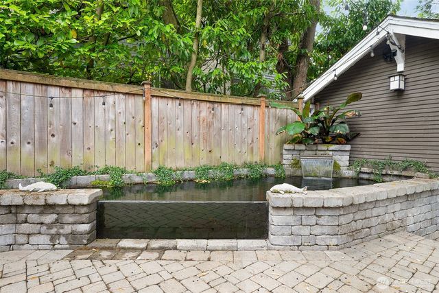 5728 Woodlawn Avenue N, Seattle, WA 98103