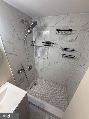 528 RANDOM RD, Baltimore, MD 21229