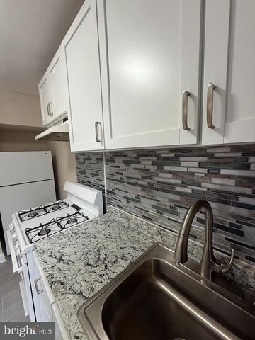 528 RANDOM RD, Baltimore, MD 21229