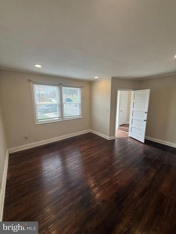 528 RANDOM RD, Baltimore, MD 21229