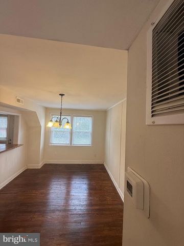 528 RANDOM RD, Baltimore, MD 21229