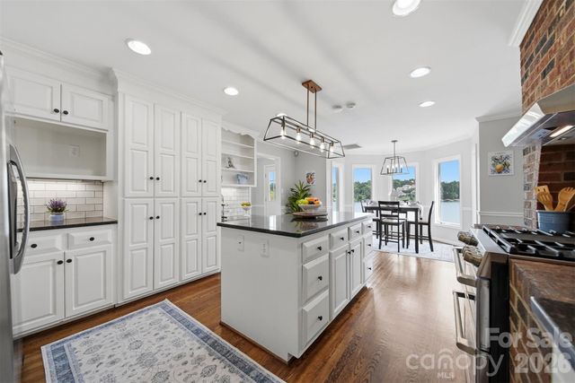 476 44th Avenue Drive NW, Hickory, NC 28601