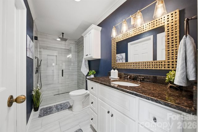 476 44th Avenue Drive NW, Hickory, NC 28601