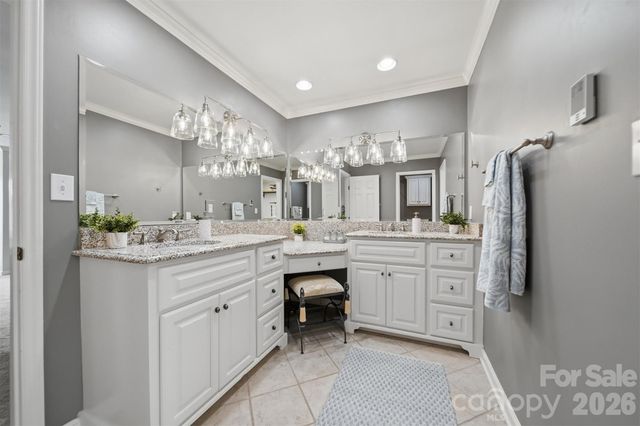 476 44th Avenue Drive NW, Hickory, NC 28601