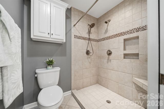476 44th Avenue Drive NW, Hickory, NC 28601