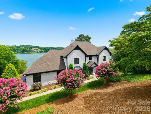 476 44th Avenue Drive NW, Hickory, NC 28601