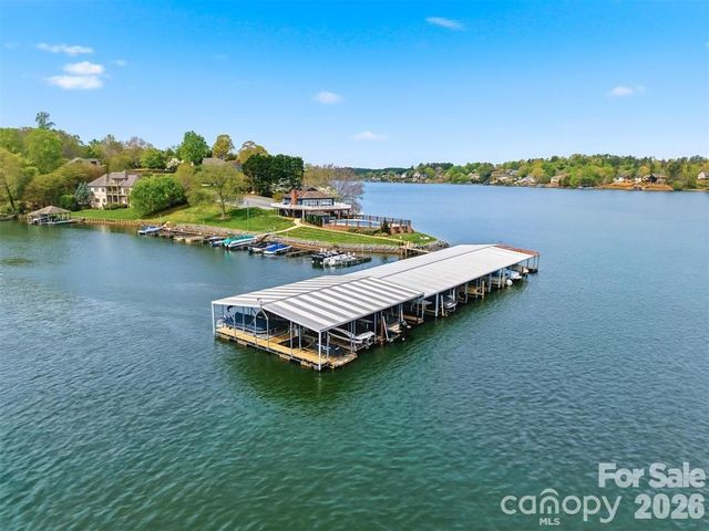 476 44th Avenue Drive NW, Hickory, NC 28601