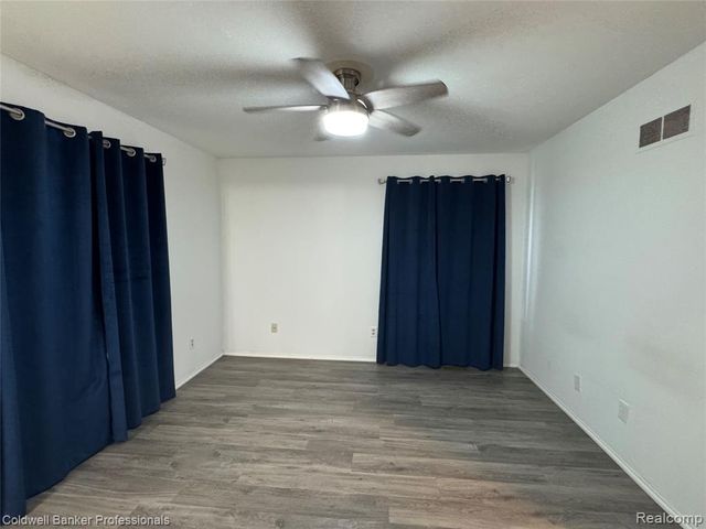 1041 Leisure Drive, Flint, MI 48507