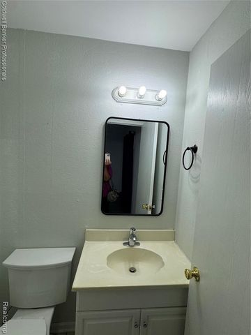 1041 Leisure Drive, Flint, MI 48507