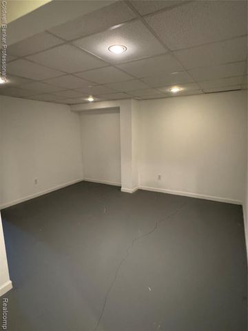 1041 Leisure Drive, Flint, MI 48507