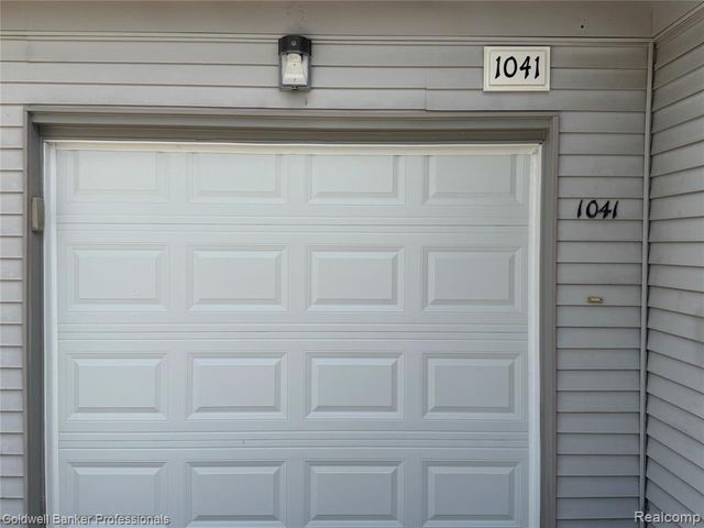 1041 Leisure Drive, Flint, MI 48507