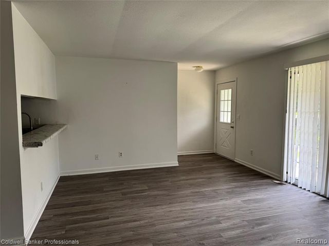 1041 Leisure Drive, Flint, MI 48507