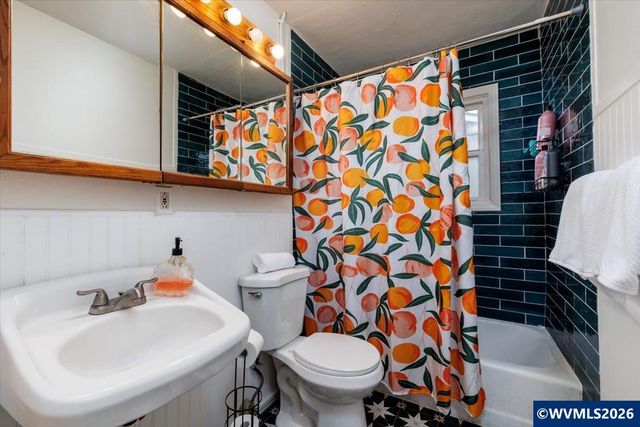 10021 SE Harold St, Portland, OR 97266