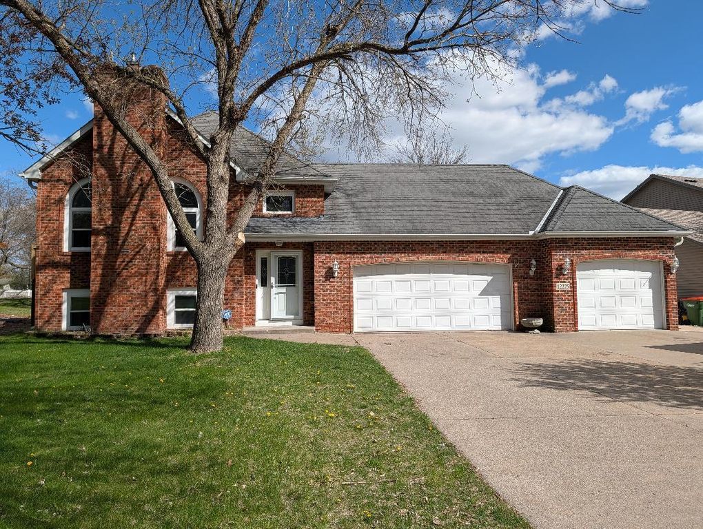 12225 Grouse Street NW, Coon Rapids, MN 55448