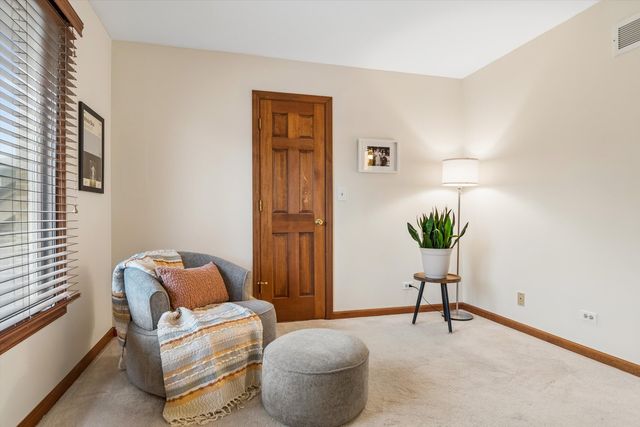 1361 Sussex Road, Naperville, IL 60540