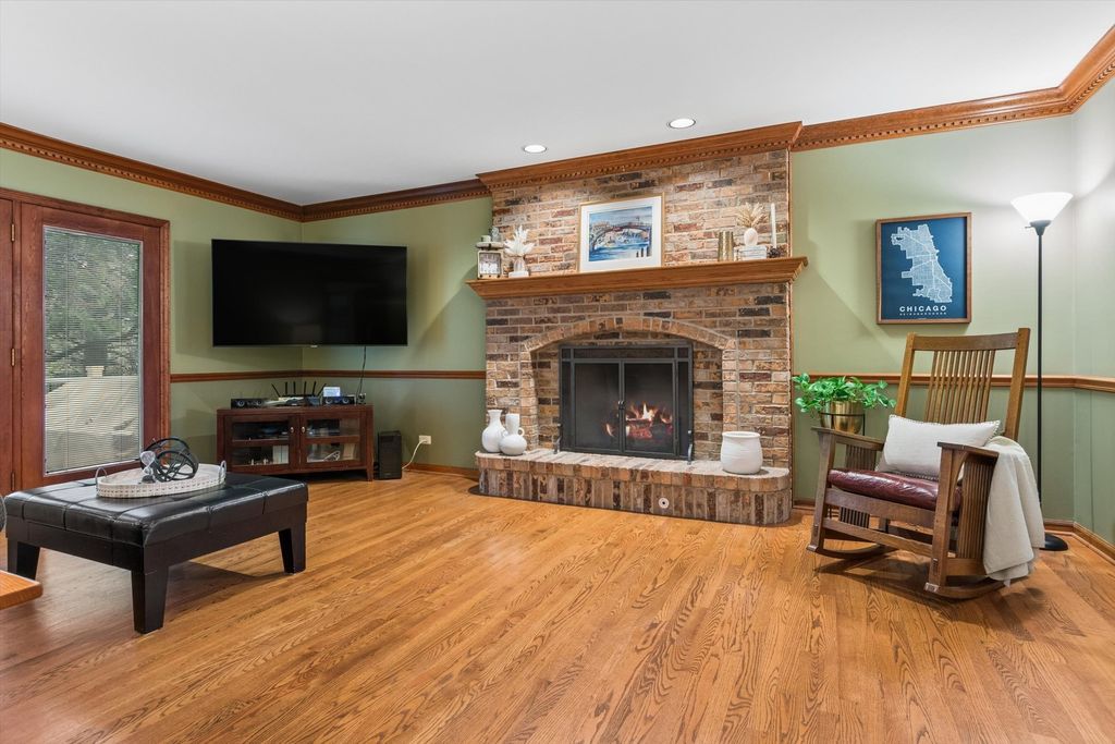 1361 Sussex Road, Naperville, IL 60540 — photo 4