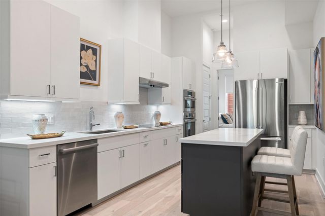 2505 Bluebonnet LN 13, Austin, TX 78704